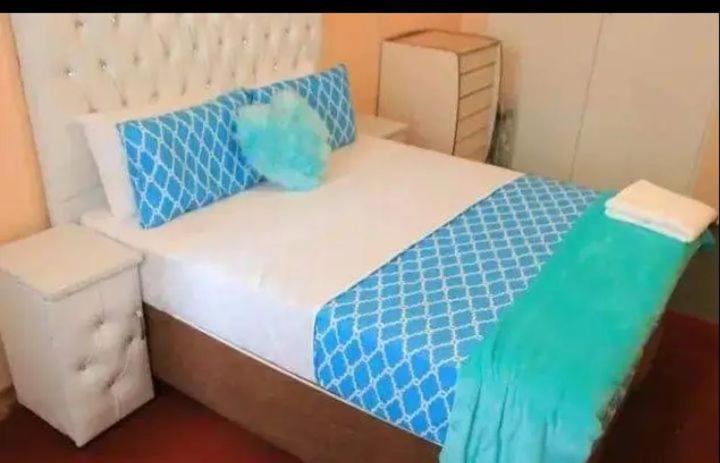 Aphiroom Guesthouse Cape Town Bagian luar foto