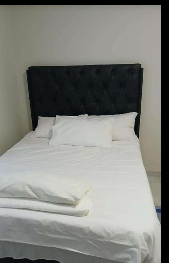 Aphiroom Guesthouse Cape Town Bagian luar foto